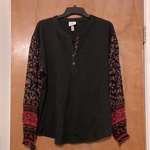 Knox Rose Women’s Henley Top Black with Floral sleeves size Large